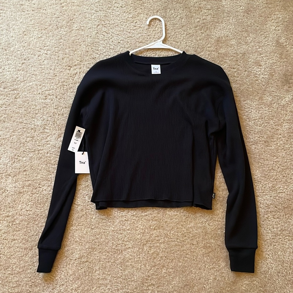 Aritzia TNA thermal XS NWT